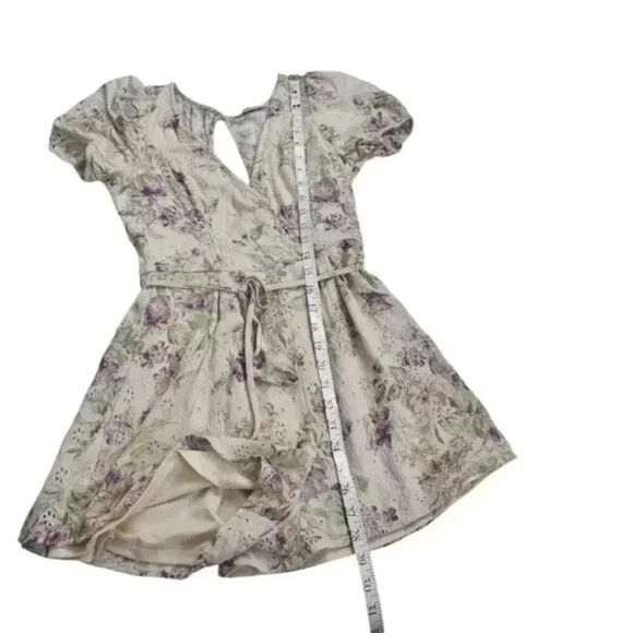 American  Eagle Floral Romper Wrap Front Cream Playsuit Cottage Core Size XS - Picture 15 of 16